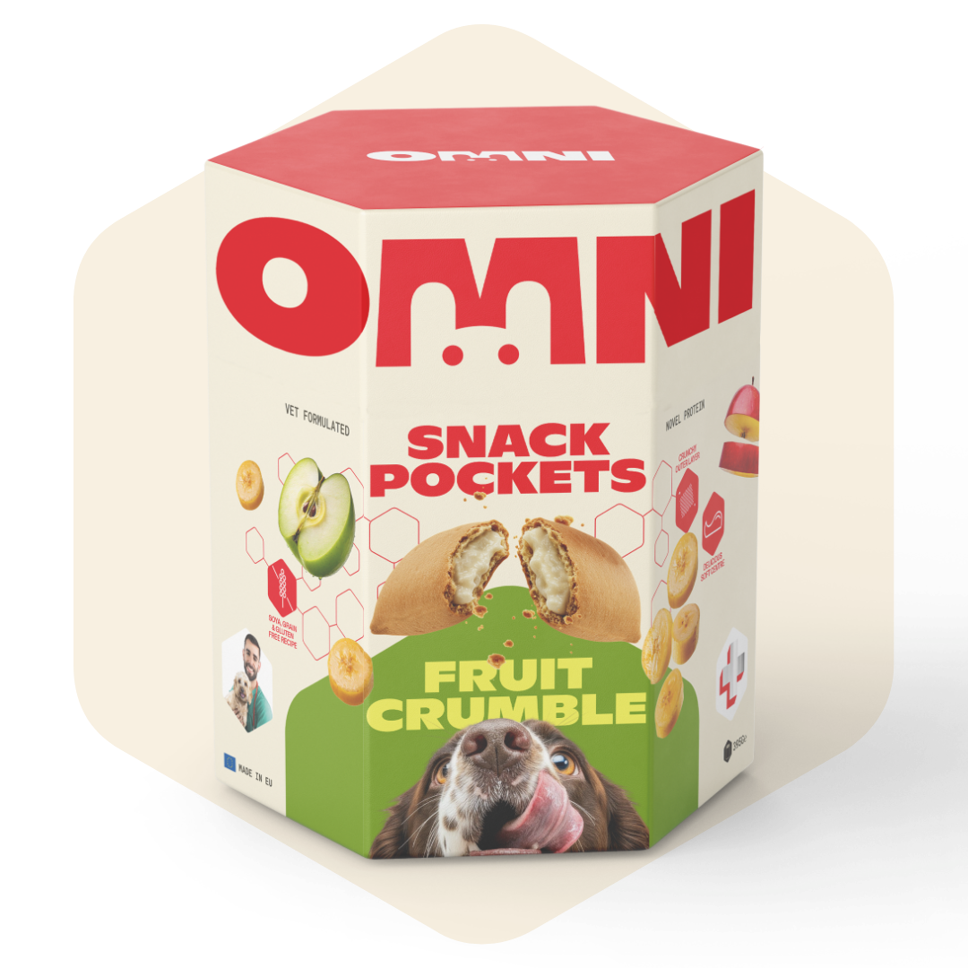 Omini snack pockets fruit crumble packaging on a white background